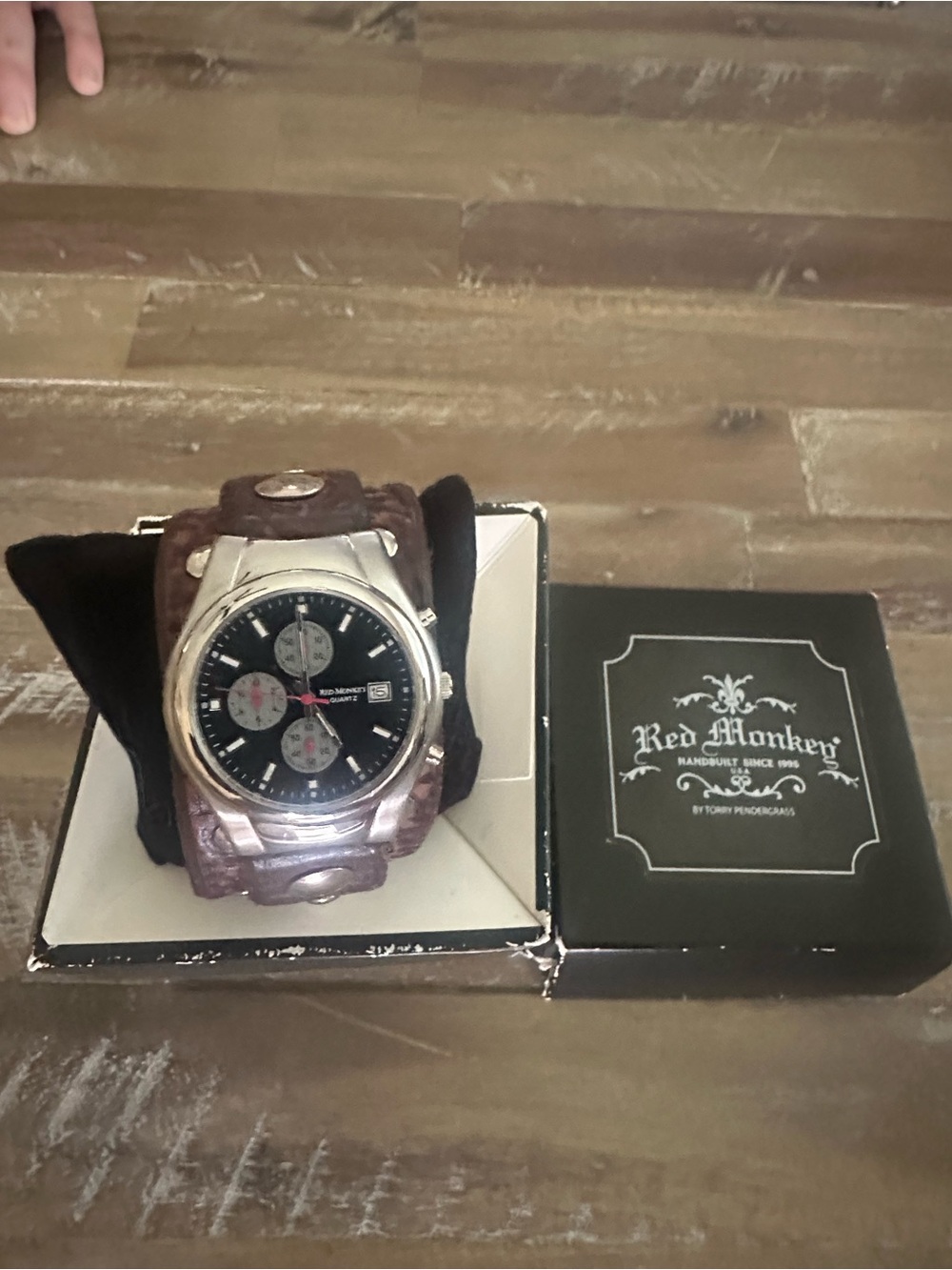 Classic Red Monkey Women's Brown Leather Strap Chronograph Watch - Black Dial
